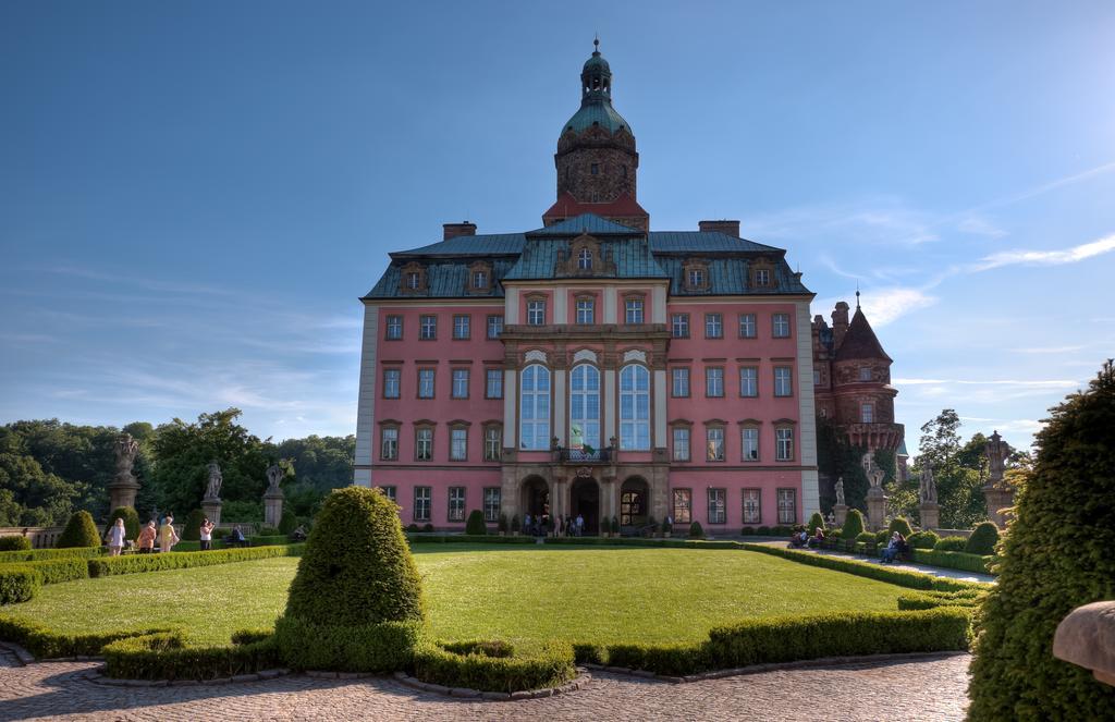 Apartamenty Podzamcze Wałbrzych Szoba fotó